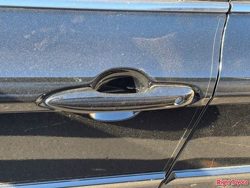 Used 2023 Toyota Camry SE FWD image 10