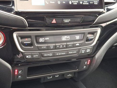 Used 2025 Honda Ridgeline Black Edition image 16