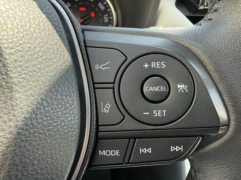 Used 2022 Toyota RAV4 XLE Premium AWD/4WD image 24