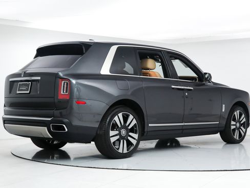 Used 2022 Rolls-Royce Cullinan image 6