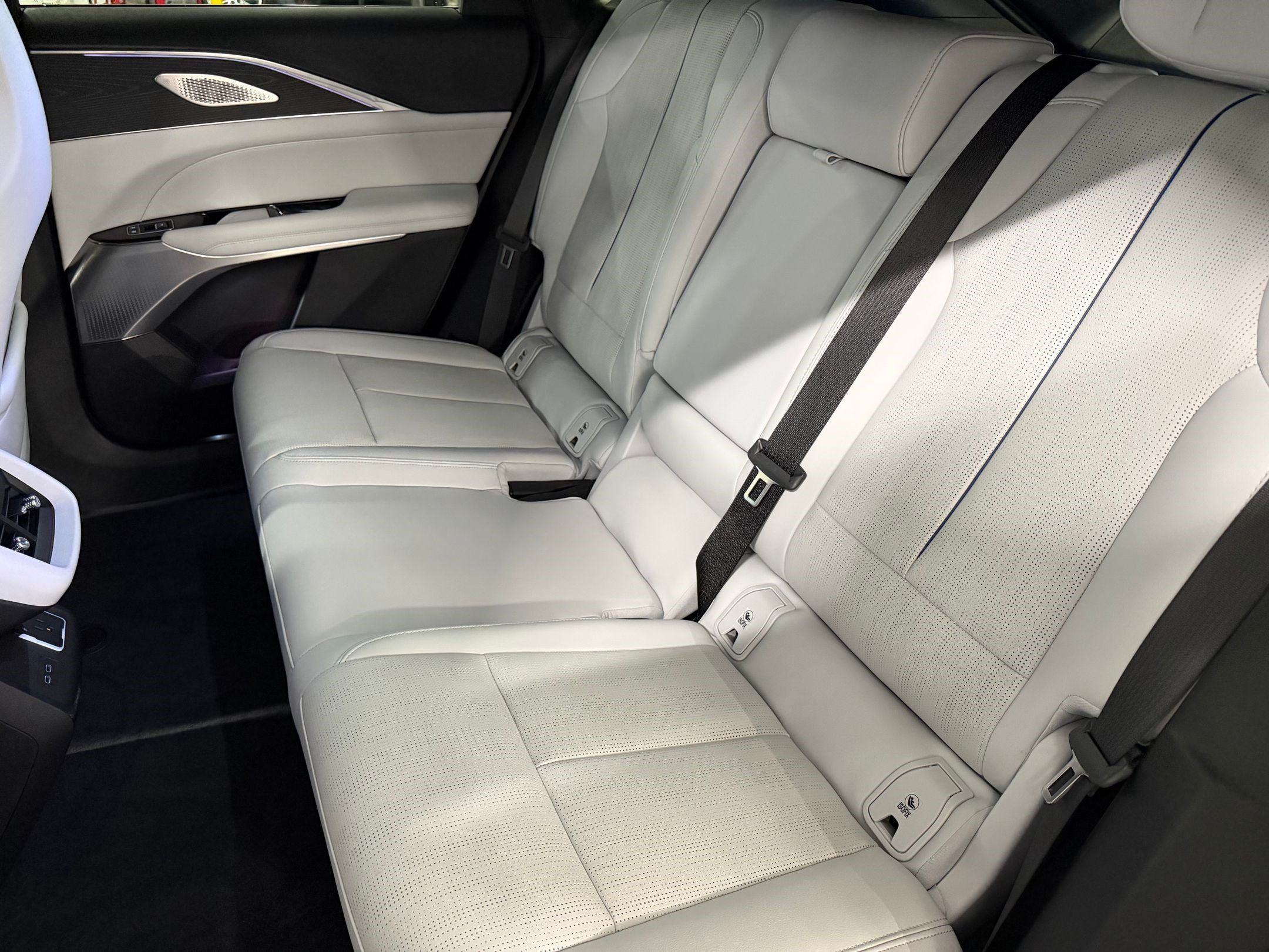 Certified 2024 Cadillac Lyriq Sport AWD/4WD image 34