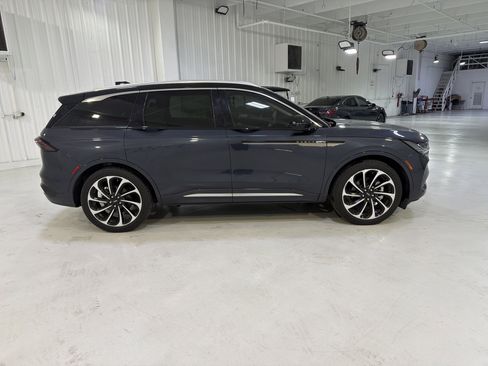 Used 2024 Lincoln Nautilus Black Label AWD/4WD image 6