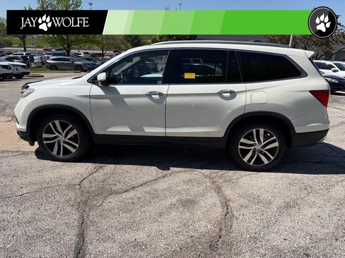 Used 2017 Honda Pilot Touring image 9