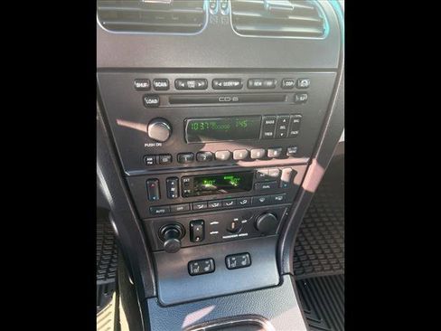 Used 2003 Ford Thunderbird image 10