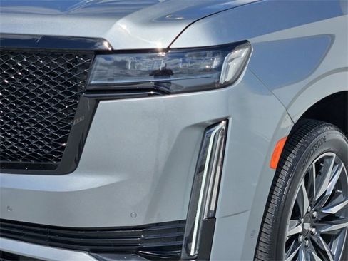 Used 2024 Cadillac Escalade ESV Sport image 8