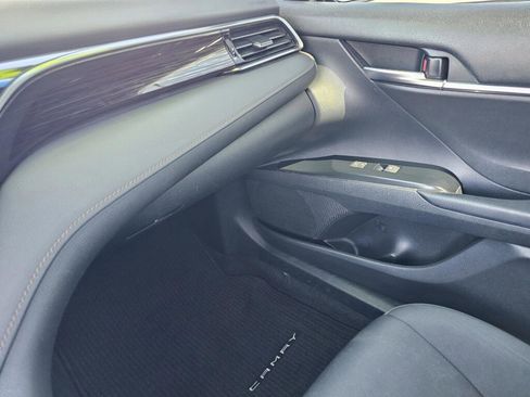 Used 2020 Toyota Camry LE image 28