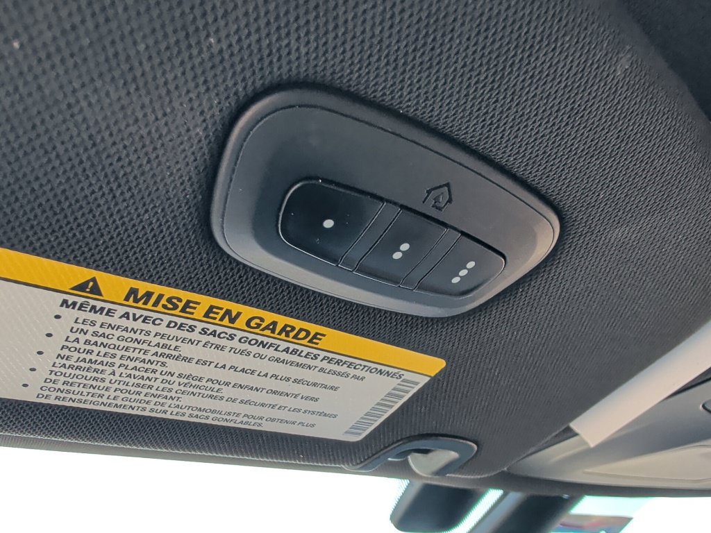Used 2022 Chrysler Pacifica Touring-L w/ Uconnect Theater Family Group AWD/4WD image 27