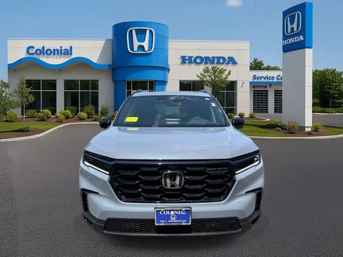 Used 2025 Honda Pilot Black Edition image 10