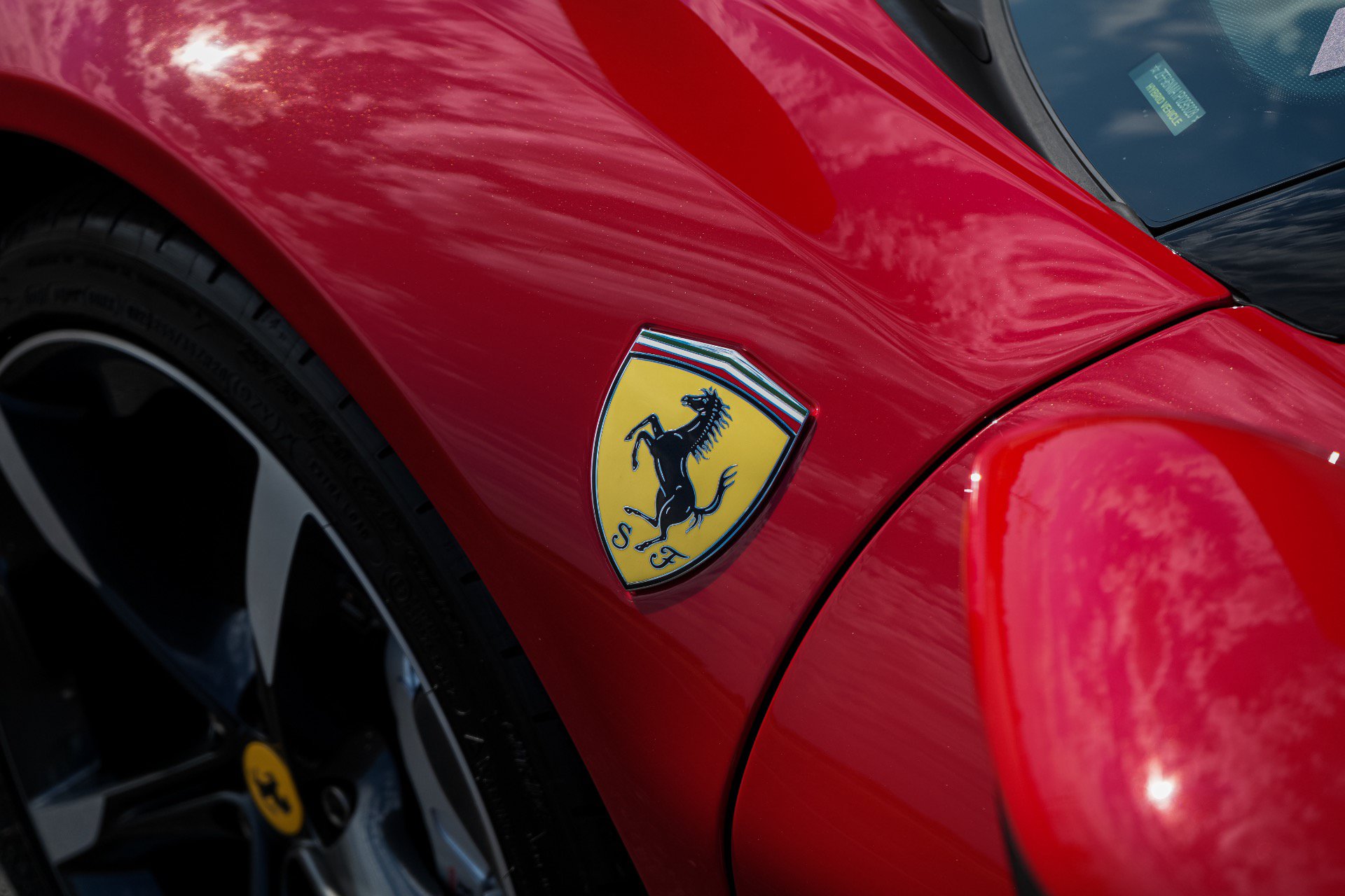Used 2023 Ferrari SF90 Spider AWD/4WD image 13