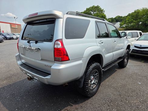 Used 2008 Toyota 4Runner SR5 AWD/4WD image 5