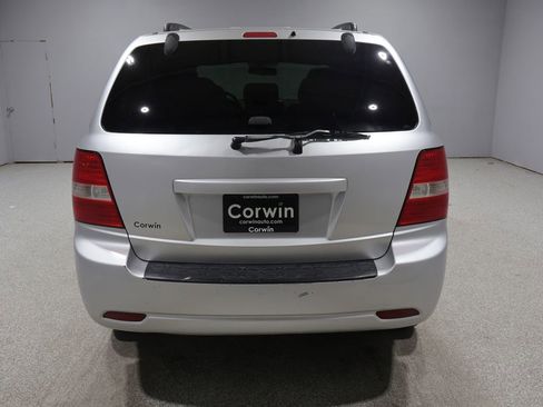 Used 2009 Kia Sorento LX AWD/4WD image 3