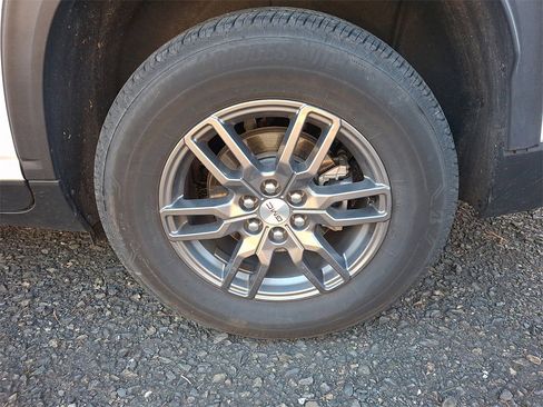 Used 2025 GMC Acadia Elevation image 5