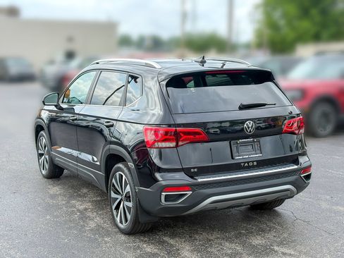 Used 2022 Volkswagen Taos SE FWD image 11