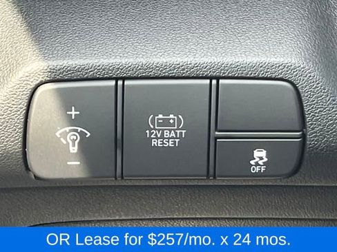 New 2025 Hyundai Elantra SEL image 19