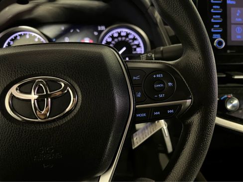 Used 2022 Toyota Camry LE image 16