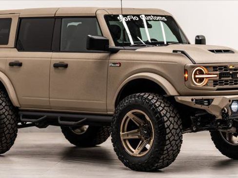 Used 2025 Ford Bronco Outer Banks image 4