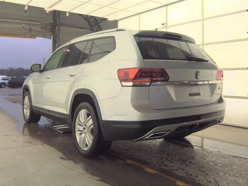 Used 2019 Volkswagen Atlas SE w/ Towing Package image 9