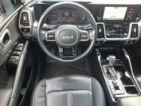 Used 2022 Kia Sorento SX image 12