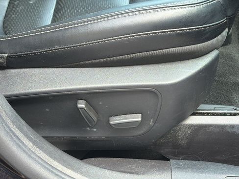 Used 2025 Ford Escape Platinum AWD/4WD image 28