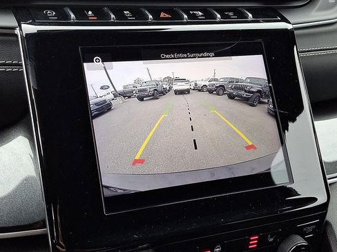 Certified 2022 Jeep Grand Cherokee L Laredo image 18