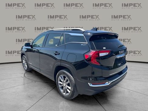 Used 2024 GMC Terrain SLT AWD/4WD image 2