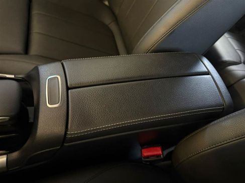 Used 2020 Mercedes-Benz GLB 250 4MATIC image 30