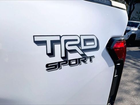 Used 2025 Toyota Tacoma TRD Sport image 9
