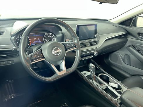 Used 2024 Nissan Altima 2.5 SR FWD image 26