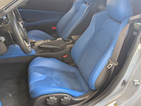 Used 2024 Nissan Z Performance w/ Floor Mat Package image 18