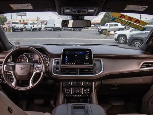 Used 2021 Chevrolet Tahoe Z71 w/ Z71 Off-Road Package image 15