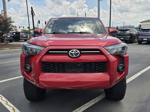 Used 2020 Toyota 4Runner SR5 AWD/4WD image 2