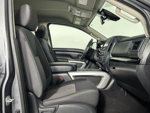 Used 2024 Nissan Titan SV w/ SV Convenience Package AWD/4WD image 10