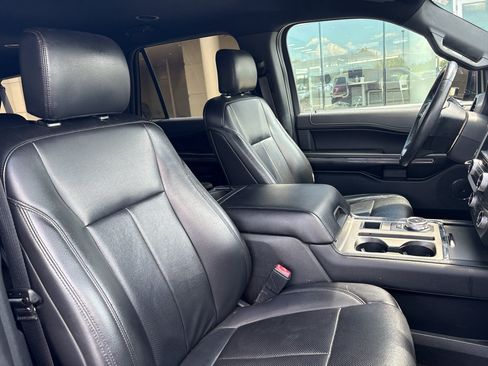Used 2020 Ford Expedition Max XLT w/ Equipment Group 202A RWD image 12