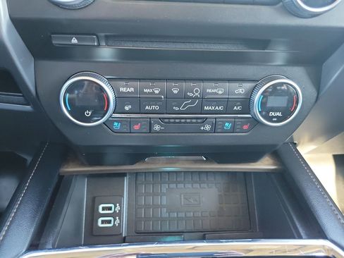 Used 2018 Ford Expedition Platinum image 33