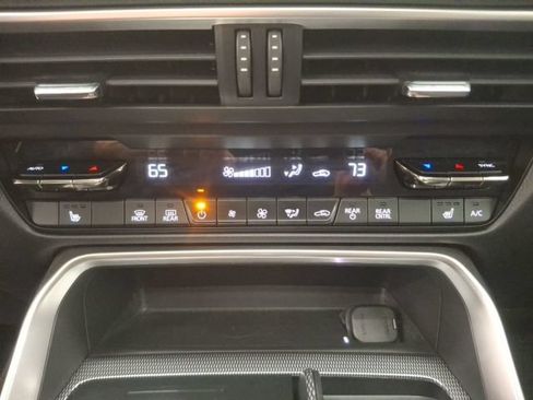 Used 2024 MAZDA CX-90 Plug-In Hybrid w/ Premium Pkg AWD/4WD image 30