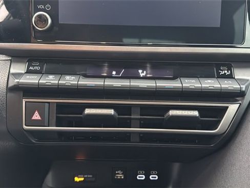 Used 2025 Toyota Camry LE image 17