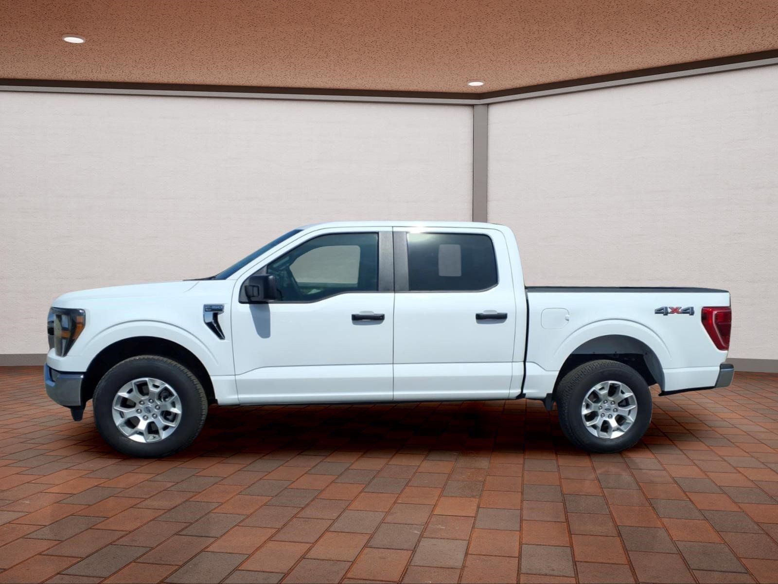 Used 2023 Ford F150 XLT AWD/4WD image 5
