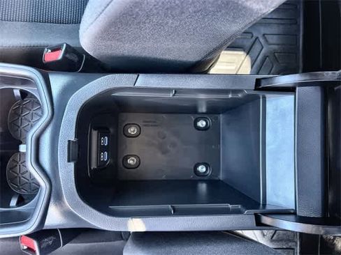 Used 2022 Toyota RAV4 LE image 27