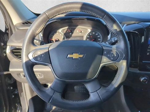 Used 2020 Chevrolet Traverse LT image 14