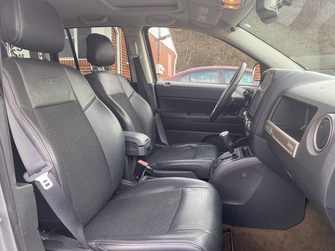 Used 2017 Jeep Compass 75th Anniversary w/ Power Value Group FWD image 18
