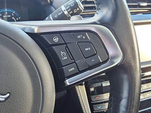 Used 2018 Jaguar F-PACE S image 35