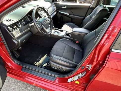 Used 2014 Toyota Camry SE FWD image 12