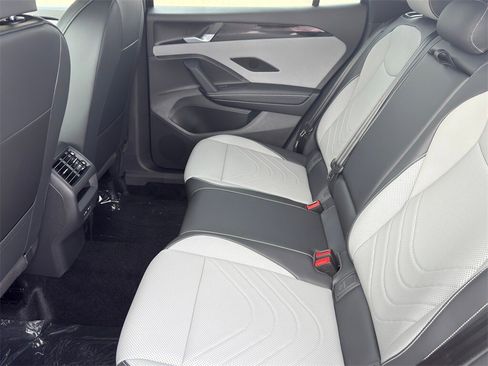 New 2026 Volkswagen Tiguan SE R-Line image 32