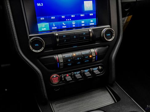 Used 2022 Ford Mustang Shelby GT500 w/ Carbon Fiber Track Pack image 72