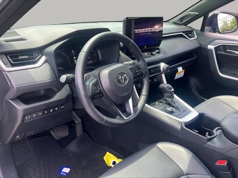 Used 2025 Toyota RAV4 XSE w/ Advanced Technology Package AWD/4WD image 17