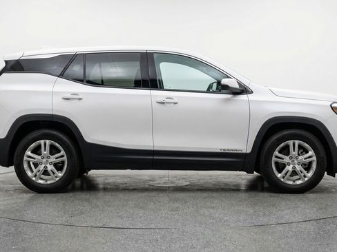 Used 2024 GMC Terrain SLE FWD image 11