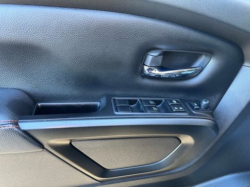 Used 2024 Nissan Titan PRO-4X w/ Pro-4x Convenience Package image 19