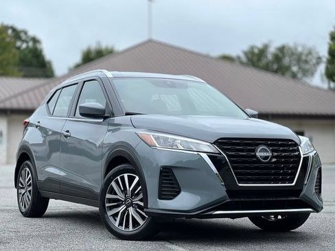 Used 2024 Nissan Kicks SV FWD image 3