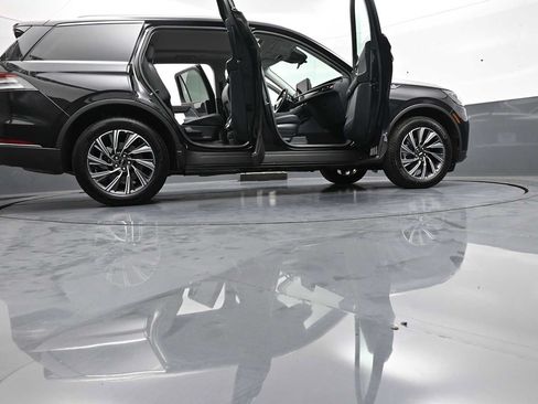 Used 2026 Lincoln Aviator AWD image 52