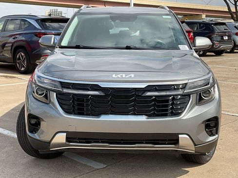 Used 2025 Kia Seltos S image 3